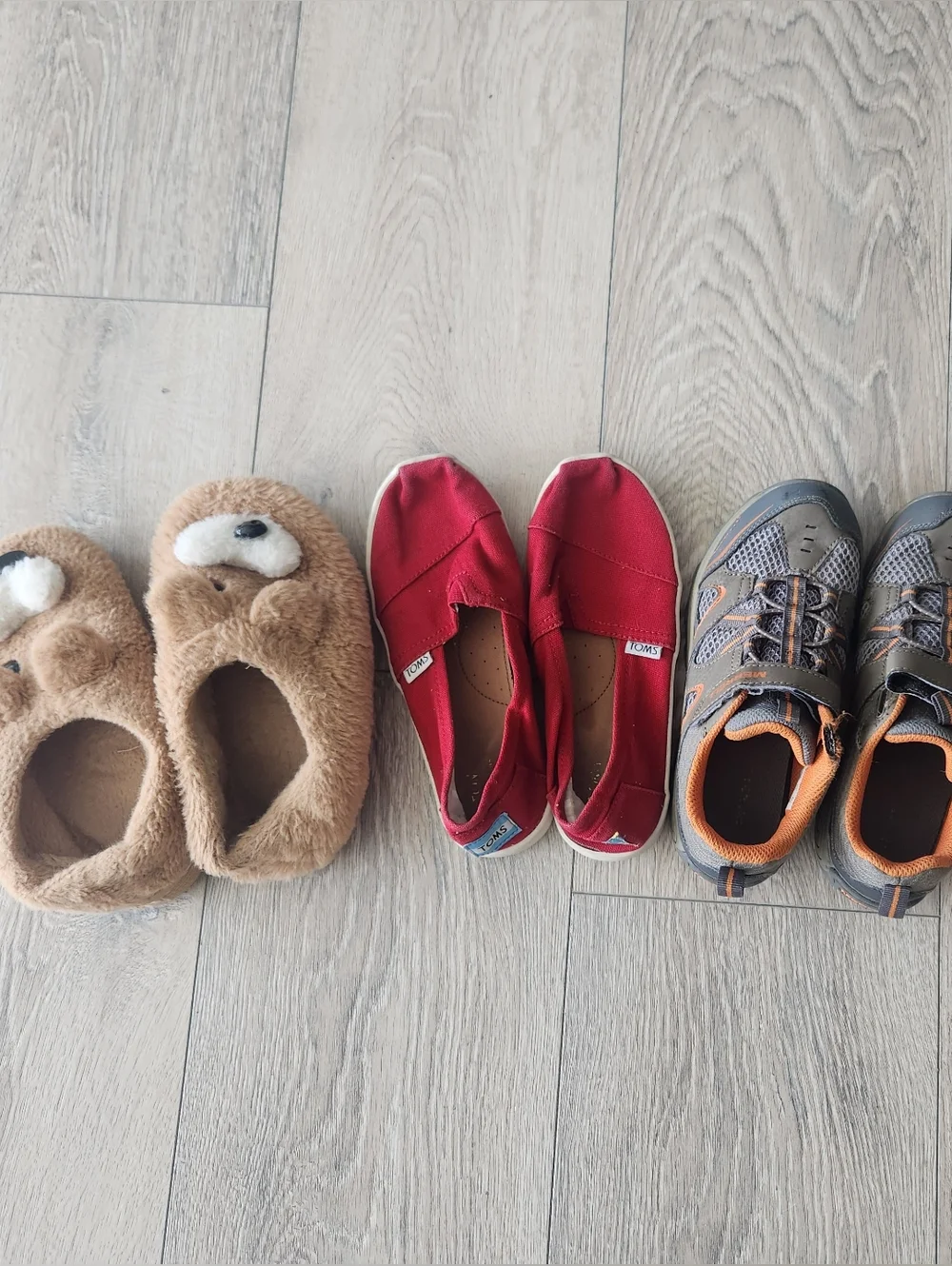Bundle: Kid Shoes ~8yo